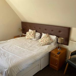 The Linden Leaf Rooms